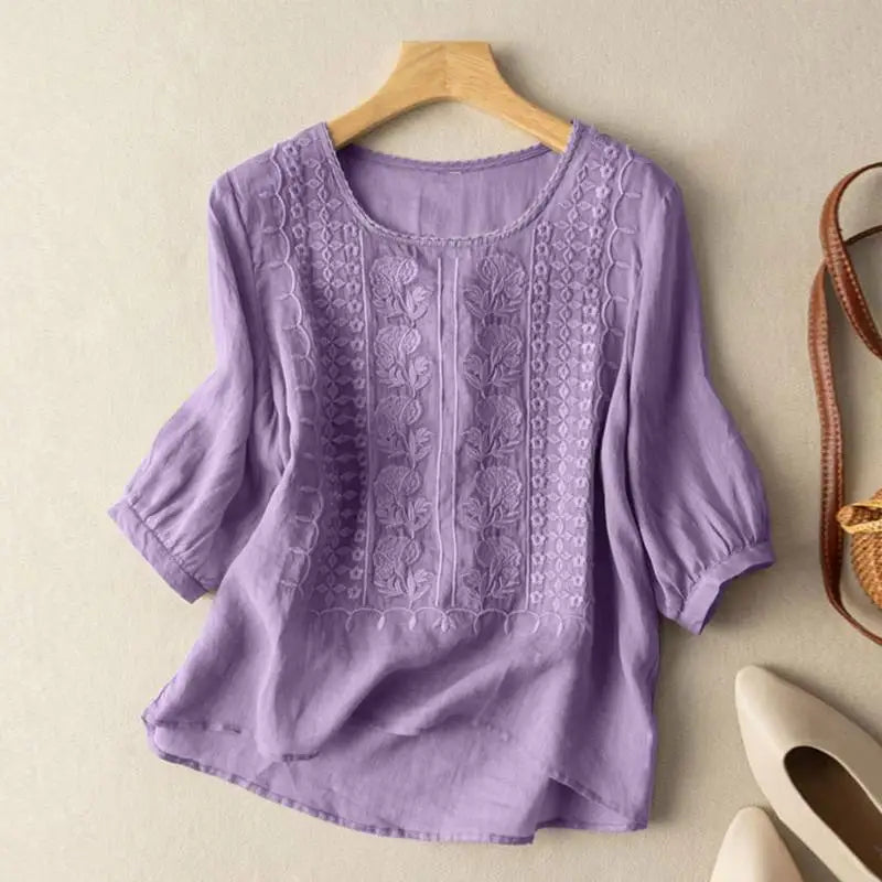 Signe | Broderad avslappnad blus