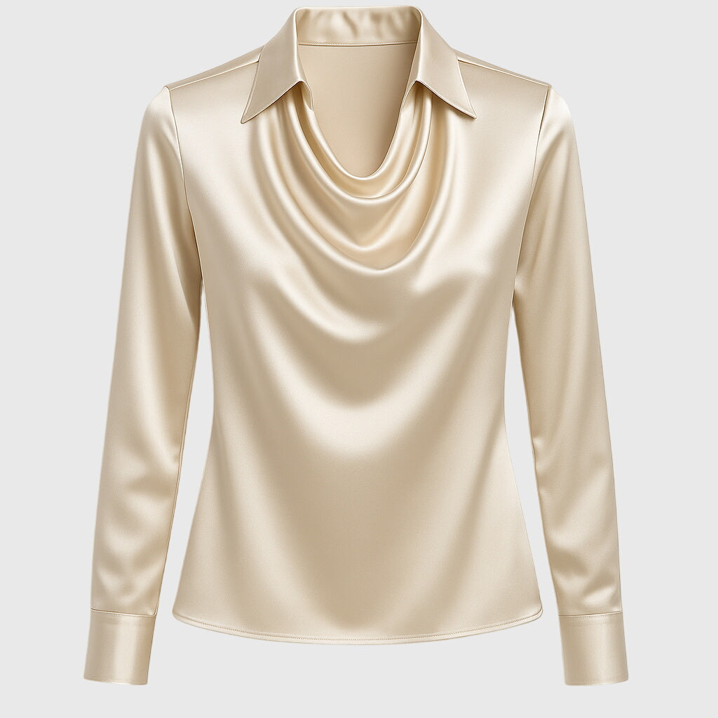 Freja | Blus med lyxig glans och veckad halsringning